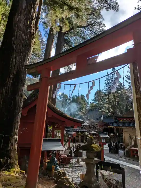 日光二荒山神社の{uncategorized: "未分類", other: "その他", undefined: "問題あり", building: "その他建物", grave: "お墓", sacred_gate: "鳥居", guardian: "狛犬", statue: "像", buddha: "仏像", history: "歴史", nature: "自然", garden: "庭園", animal: "動物", pagoda: "塔", temizu: "手水舎", mountain_gate: "山門・神門", sanctuary: "本殿・本堂", subordinate: "末社・摂社", art: "芸術", scenery: "景色", jizo: "地蔵", ema: "絵馬", goshuin: "御朱印", omikuji: "おみくじ", items: "授与品その他", amulet: "お守り", goshuincho: "御朱印帳", eats: "食事", festival: "お祭り", votive_dance: "神楽", shichigosan: "七五三参", wedding: "結婚式", experience: "体験その他", initially: "初詣", around: "周辺", anti_infection: "感染症対策"}