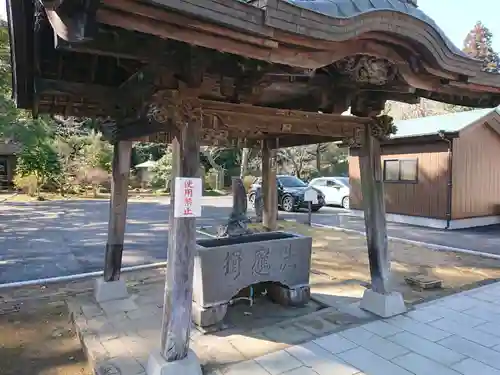 芝山仁王尊 観音教寺の手水舎