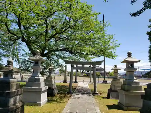 神明社の塔