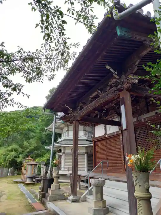 観音寺の本殿・本堂