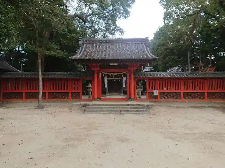 大岡白山神社の山門・神門