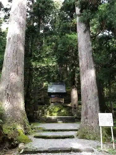 雄山神社中宮祈願殿のその他建物
