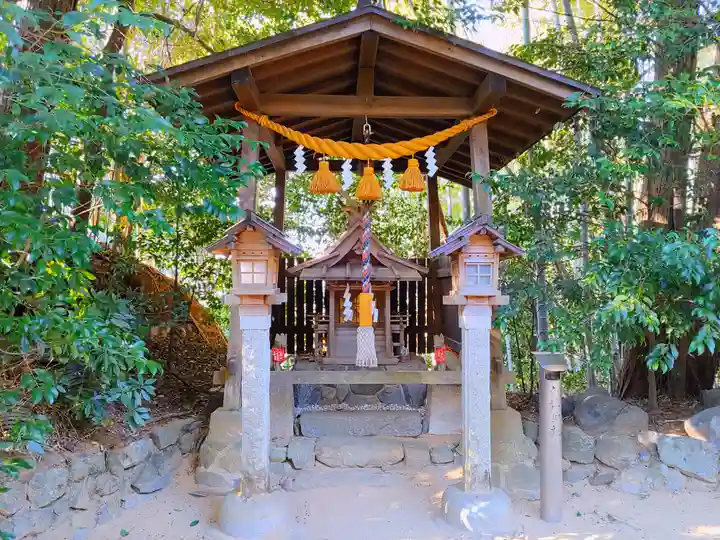 飛鳥坐神社の末社・摂社