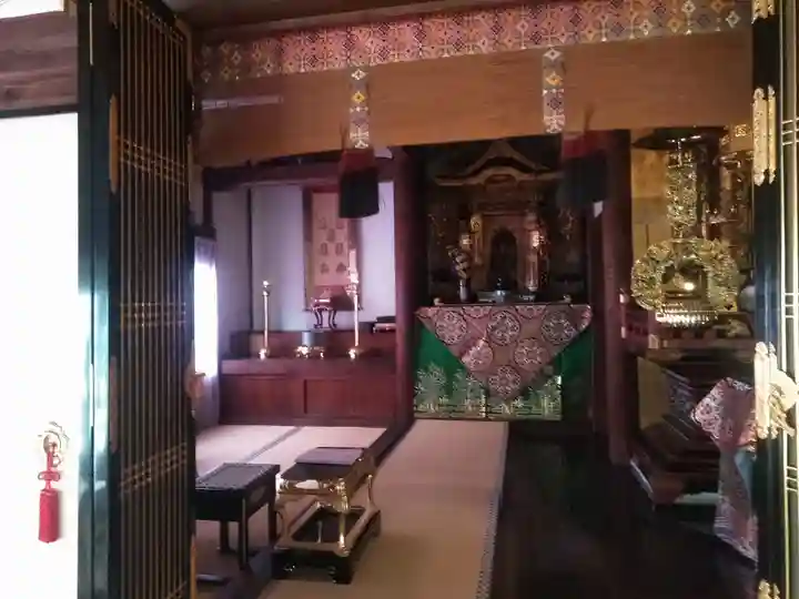 信行寺の本殿・本堂