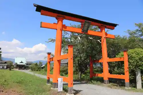 津野神社（今津町北仰）の鳥居