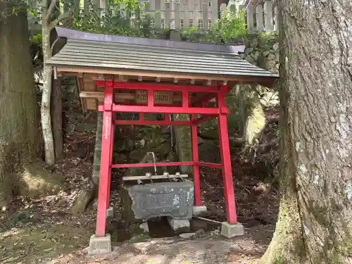 齋神社の手水舎