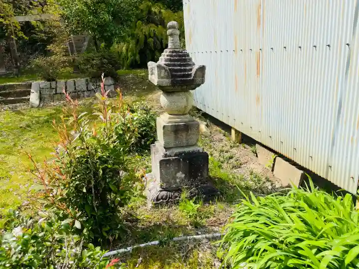 伊勢廻寺の{uncategorized: "未分類", other: "その他", undefined: "問題あり", building: "その他建物", grave: "お墓", sacred_gate: "鳥居", guardian: "狛犬", statue: "像", buddha: "仏像", history: "歴史", nature: "自然", garden: "庭園", animal: "動物", pagoda: "塔", temizu: "手水舎", mountain_gate: "山門・神門", sanctuary: "本殿・本堂", subordinate: "末社・摂社", art: "芸術", scenery: "景色", jizo: "地蔵", ema: "絵馬", goshuin: "御朱印", omikuji: "おみくじ", items: "授与品その他", amulet: "お守り", goshuincho: "御朱印帳", eats: "食事", festival: "お祭り", votive_dance: "神楽", shichigosan: "七五三参", wedding: "結婚式", experience: "体験その他", initially: "初詣", around: "周辺", anti_infection: "感染症対策"}