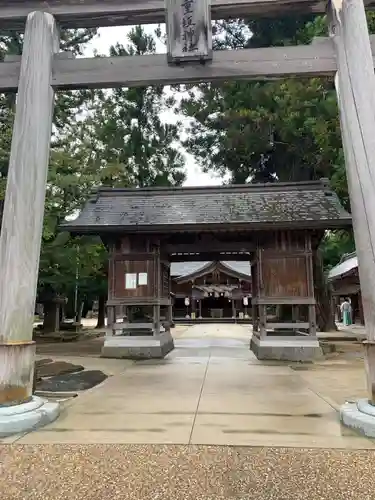 八重垣神社の山門