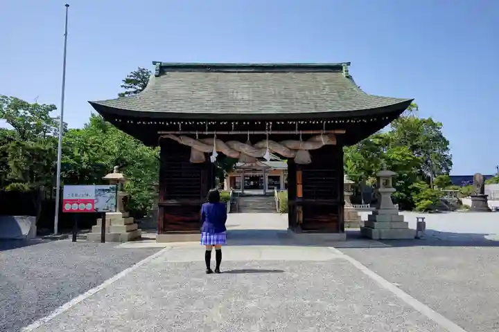 勝田神社の山門・神門