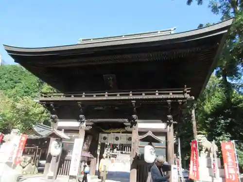 日牟禮八幡宮の山門・神門