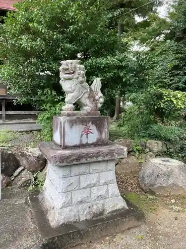 諏訪神社の狛犬