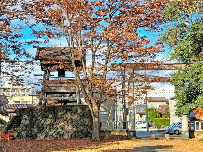 六椹八幡宮の建物その他