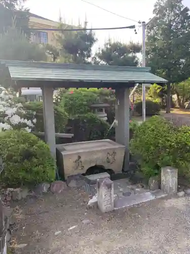 唐臼神社（唐臼町）の手水舎