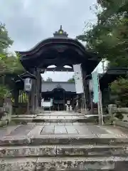 三尾神社の山門