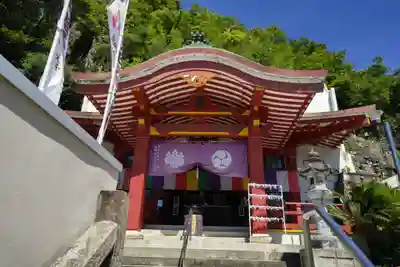 岩戸弘法弘峰寺の本殿・本堂