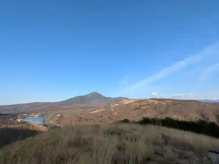 諏訪大社の{uncategorized: "未分類", other: "その他", undefined: "問題あり", building: "その他建物", grave: "お墓", sacred_gate: "鳥居", guardian: "狛犬", statue: "像", buddha: "仏像", history: "歴史", nature: "自然", garden: "庭園", animal: "動物", pagoda: "塔", temizu: "手水舎", mountain_gate: "山門・神門", sanctuary: "本殿・本堂", subordinate: "末社・摂社", art: "芸術", scenery: "景色", jizo: "地蔵", ema: "絵馬", goshuin: "御朱印", omikuji: "おみくじ", items: "授与品その他", amulet: "お守り", goshuincho: "御朱印帳", eats: "食事", festival: "お祭り", votive_dance: "神楽", shichigosan: "七五三参", wedding: "結婚式", experience: "体験その他", initially: "初詣", around: "周辺", anti_infection: "感染症対策"}