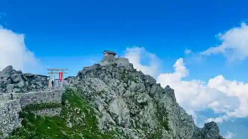 雄山神社峰本社の本殿