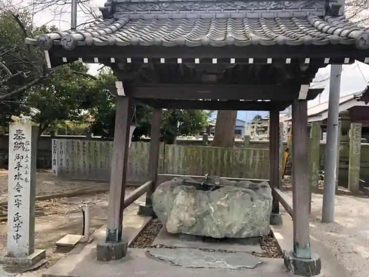 鶴岡八幡神社の手水舎