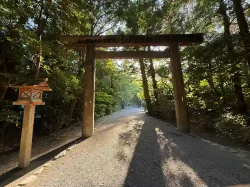 伊勢神宮外宮（豊受大神宮）の{uncategorized: "未分類", other: "その他", undefined: "問題あり", building: "その他建物", grave: "お墓", sacred_gate: "鳥居", guardian: "狛犬", statue: "像", buddha: "仏像", history: "歴史", nature: "自然", garden: "庭園", animal: "動物", pagoda: "塔", temizu: "手水舎", mountain_gate: "山門・神門", sanctuary: "本殿・本堂", subordinate: "末社・摂社", art: "芸術", scenery: "景色", jizo: "地蔵", ema: "絵馬", goshuin: "御朱印", omikuji: "おみくじ", items: "授与品その他", amulet: "お守り", goshuincho: "御朱印帳", eats: "食事", festival: "お祭り", votive_dance: "神楽", shichigosan: "七五三参", wedding: "結婚式", experience: "体験その他", initially: "初詣", around: "周辺", anti_infection: "感染症対策"}