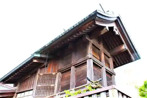 出世稻荷神社の本殿