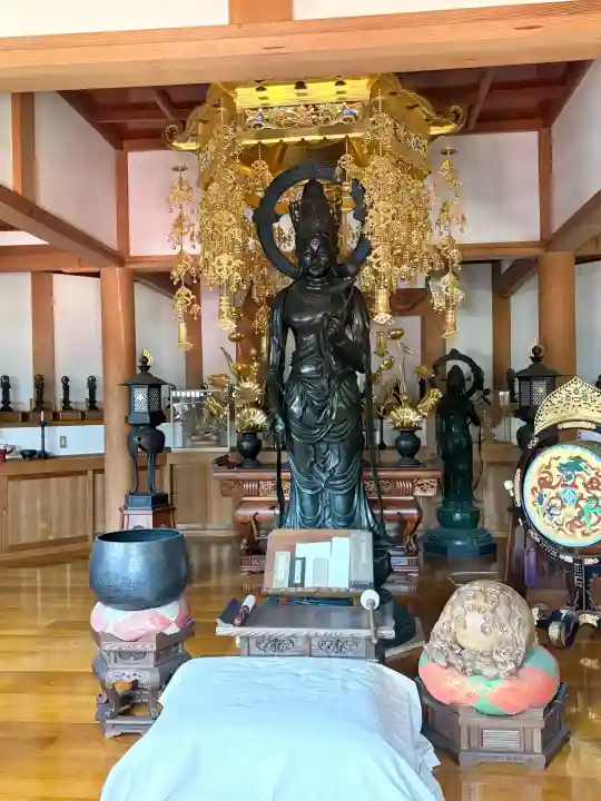 寶泉寺(宝泉寺)の{uncategorized: "未分類", other: "その他", undefined: "問題あり", building: "その他建物", grave: "お墓", sacred_gate: "鳥居", guardian: "狛犬", statue: "像", buddha: "仏像", history: "歴史", nature: "自然", garden: "庭園", animal: "動物", pagoda: "塔", temizu: "手水舎", mountain_gate: "山門・神門", sanctuary: "本殿・本堂", subordinate: "末社・摂社", art: "芸術", scenery: "景色", jizo: "地蔵", ema: "絵馬", goshuin: "御朱印", omikuji: "おみくじ", items: "授与品その他", amulet: "お守り", goshuincho: "御朱印帳", eats: "食事", festival: "お祭り", votive_dance: "神楽", shichigosan: "七五三参", wedding: "結婚式", experience: "体験その他", initially: "初詣", around: "周辺", anti_infection: "感染症対策"}