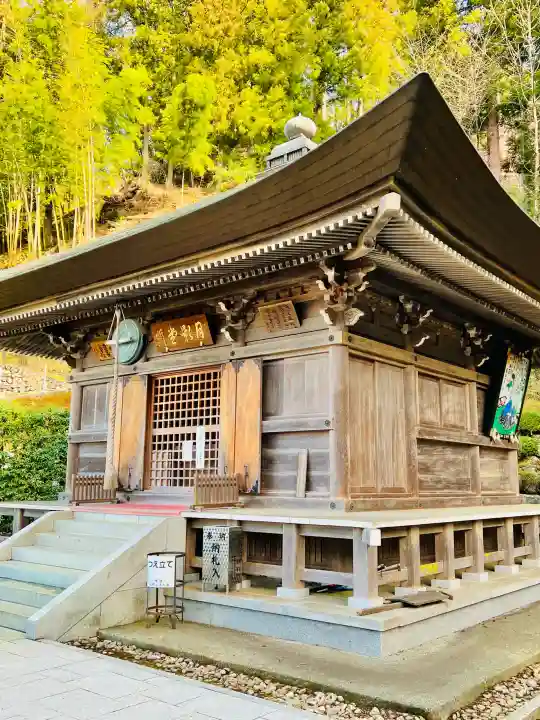大渕寺の{uncategorized: "未分類", other: "その他", undefined: "問題あり", building: "その他建物", grave: "お墓", sacred_gate: "鳥居", guardian: "狛犬", statue: "像", buddha: "仏像", history: "歴史", nature: "自然", garden: "庭園", animal: "動物", pagoda: "塔", temizu: "手水舎", mountain_gate: "山門・神門", sanctuary: "本殿・本堂", subordinate: "末社・摂社", art: "芸術", scenery: "景色", jizo: "地蔵", ema: "絵馬", goshuin: "御朱印", omikuji: "おみくじ", items: "授与品その他", amulet: "お守り", goshuincho: "御朱印帳", eats: "食事", festival: "お祭り", votive_dance: "神楽", shichigosan: "七五三参", wedding: "結婚式", experience: "体験その他", initially: "初詣", around: "周辺", anti_infection: "感染症対策"}