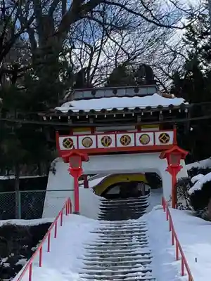 成田山安養寺の山門・神門