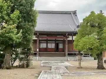 西導寺の本殿・本堂