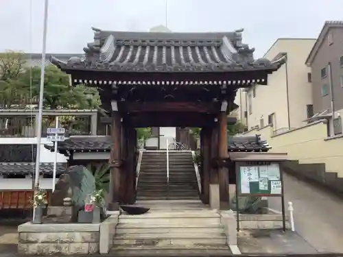 秋月院の山門・神門