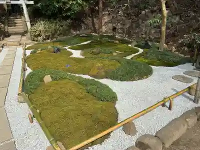 杉本寺の{uncategorized: "未分類", other: "その他", undefined: "問題あり", building: "その他建物", grave: "お墓", sacred_gate: "鳥居", guardian: "狛犬", statue: "像", buddha: "仏像", history: "歴史", nature: "自然", garden: "庭園", animal: "動物", pagoda: "塔", temizu: "手水舎", mountain_gate: "山門・神門", sanctuary: "本殿・本堂", subordinate: "末社・摂社", art: "芸術", scenery: "景色", jizo: "地蔵", ema: "絵馬", goshuin: "御朱印", omikuji: "おみくじ", items: "授与品その他", amulet: "お守り", goshuincho: "御朱印帳", eats: "食事", festival: "お祭り", votive_dance: "神楽", shichigosan: "七五三参", wedding: "結婚式", experience: "体験その他", initially: "初詣", around: "周辺", anti_infection: "感染症対策"}