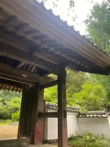 清瀧寺の山門