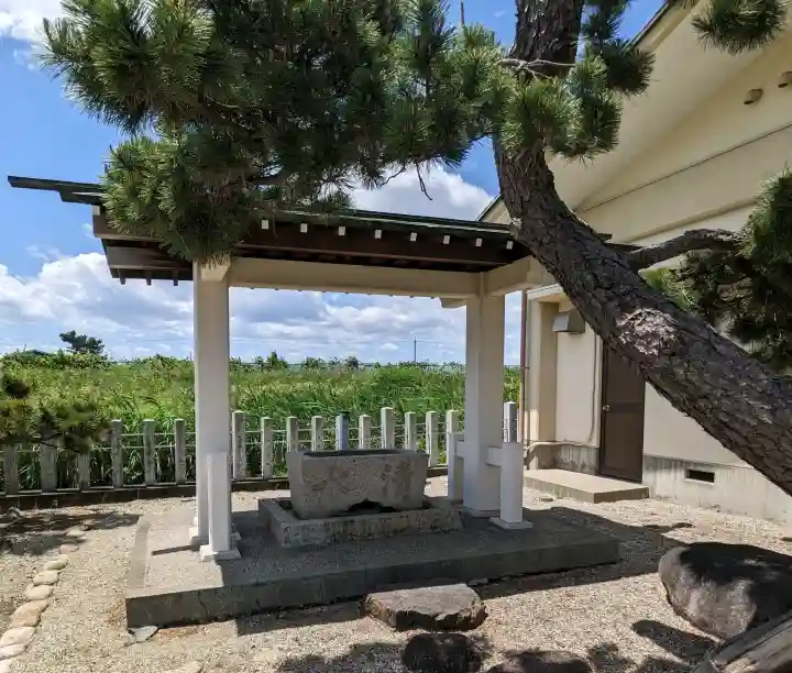 熱田社(福屋)の{uncategorized: "未分類", other: "その他", undefined: "問題あり", building: "その他建物", grave: "お墓", sacred_gate: "鳥居", guardian: "狛犬", statue: "像", buddha: "仏像", history: "歴史", nature: "自然", garden: "庭園", animal: "動物", pagoda: "塔", temizu: "手水舎", mountain_gate: "山門・神門", sanctuary: "本殿・本堂", subordinate: "末社・摂社", art: "芸術", scenery: "景色", jizo: "地蔵", ema: "絵馬", goshuin: "御朱印", omikuji: "おみくじ", items: "授与品その他", amulet: "お守り", goshuincho: "御朱印帳", eats: "食事", festival: "お祭り", votive_dance: "神楽", shichigosan: "七五三参", wedding: "結婚式", experience: "体験その他", initially: "初詣", around: "周辺", anti_infection: "感染症対策"}
