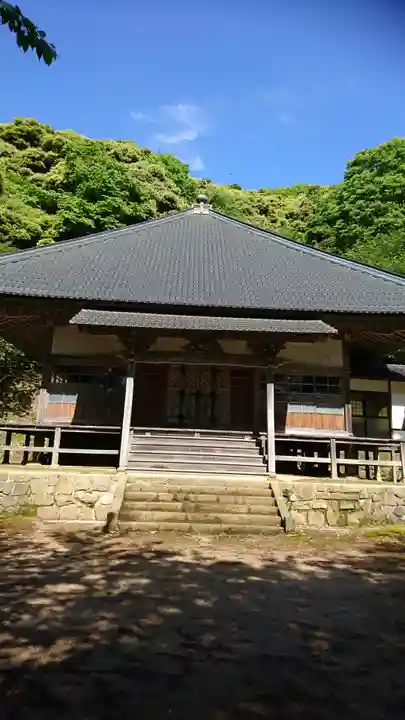 遍照寺の本殿・本堂