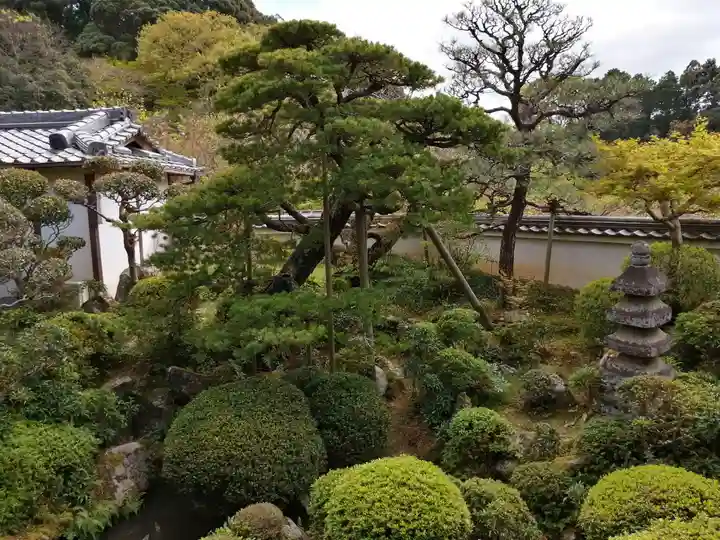 長岳寺の庭園