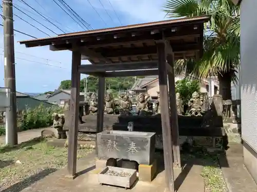 真浦神社の手水舎