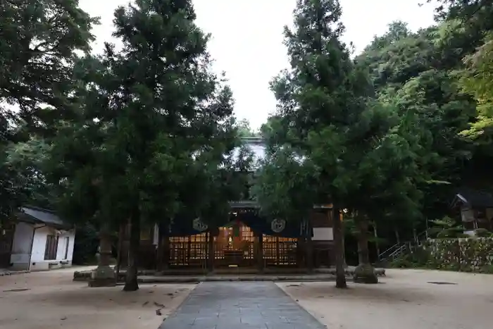 玉作湯神社の本殿