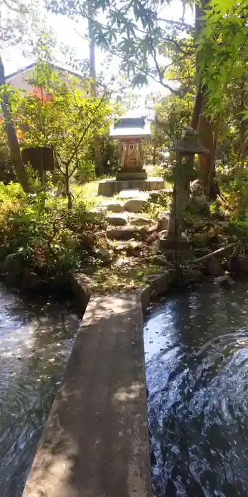 下新川神社の末社・摂社