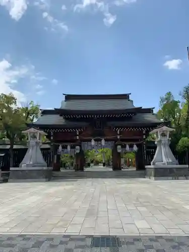 湊川神社の山門