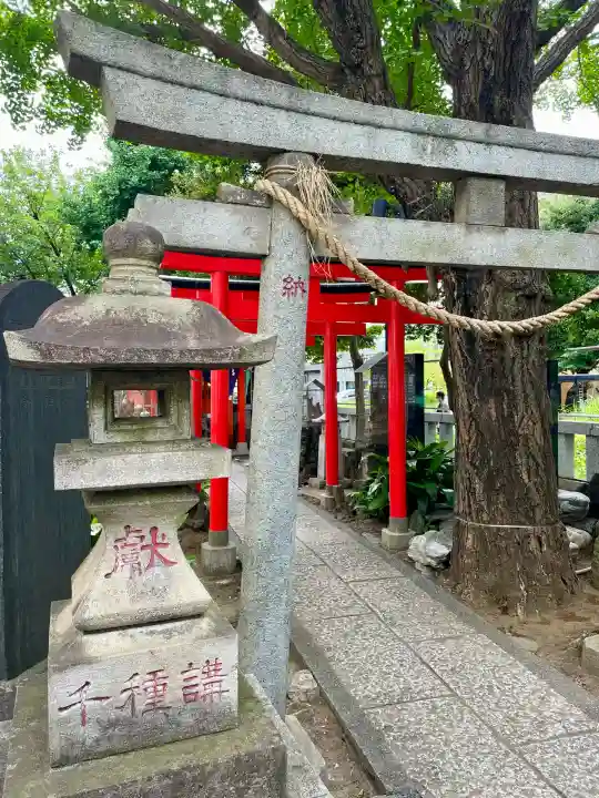 千種稲荷神社の鳥居