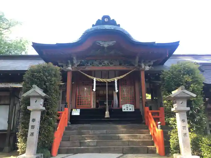 新田神社の本殿・本堂
