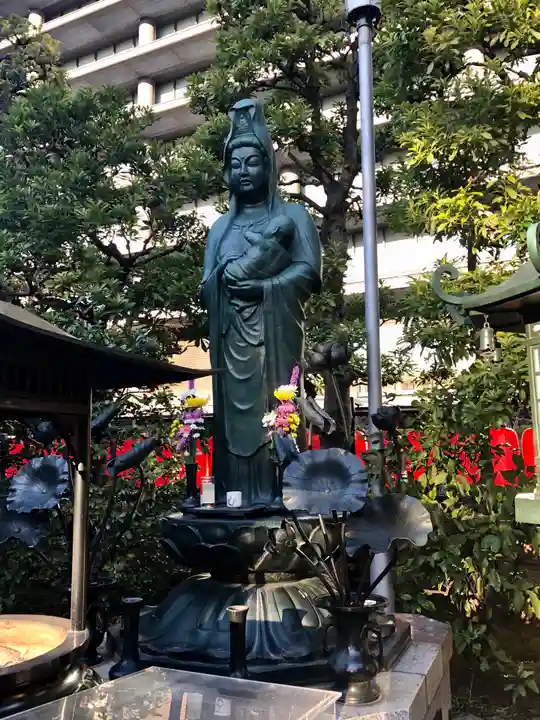 豊川稲荷東京別院の仏像