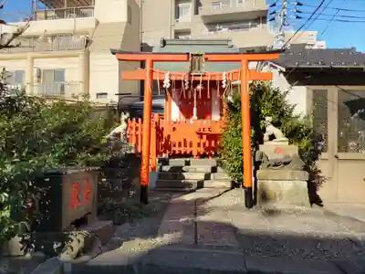 仲町稲荷神社の鳥居