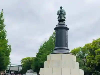 靖國神社の像