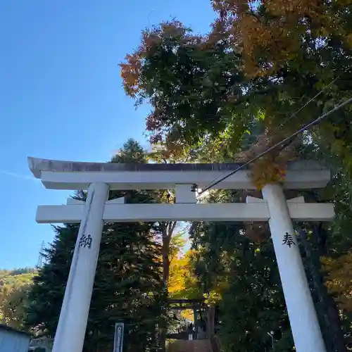 諏訪大社上社前宮の鳥居