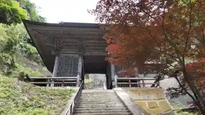 宝珠山 立石寺の山門・神門