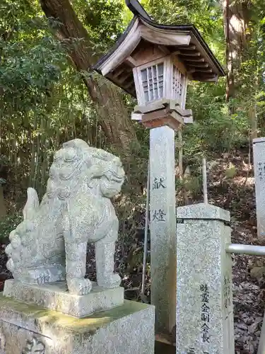 王宮伊豆神社の狛犬