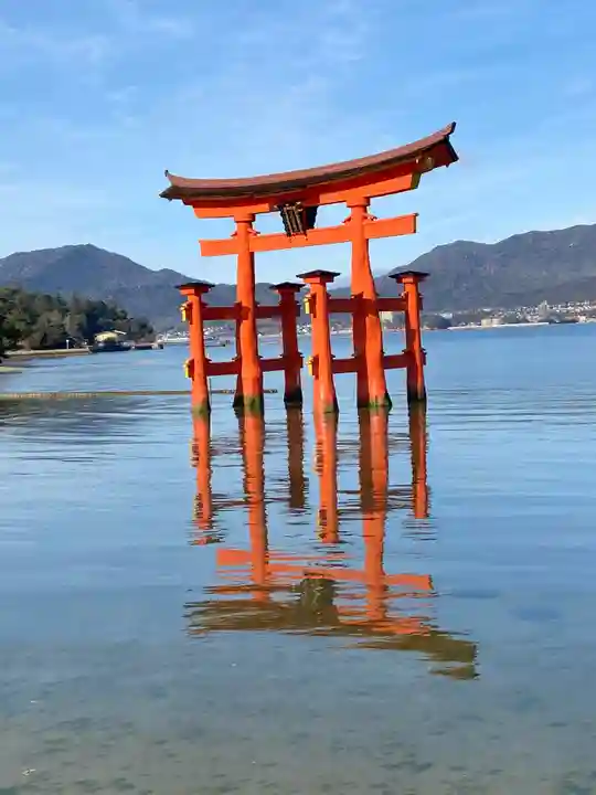 厳島神社の鳥居