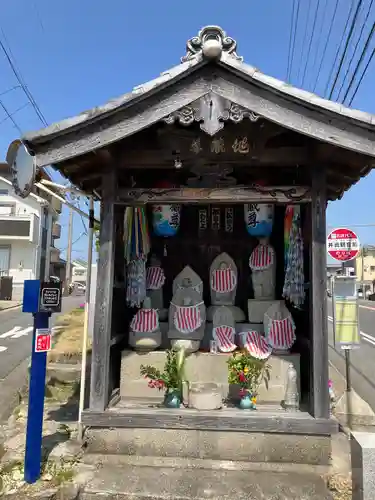 井田観音堂の地蔵