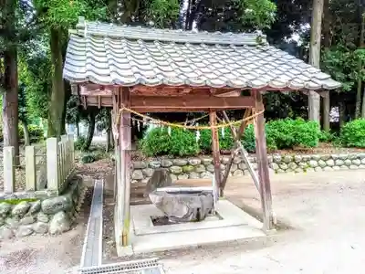 託美神社の手水舎