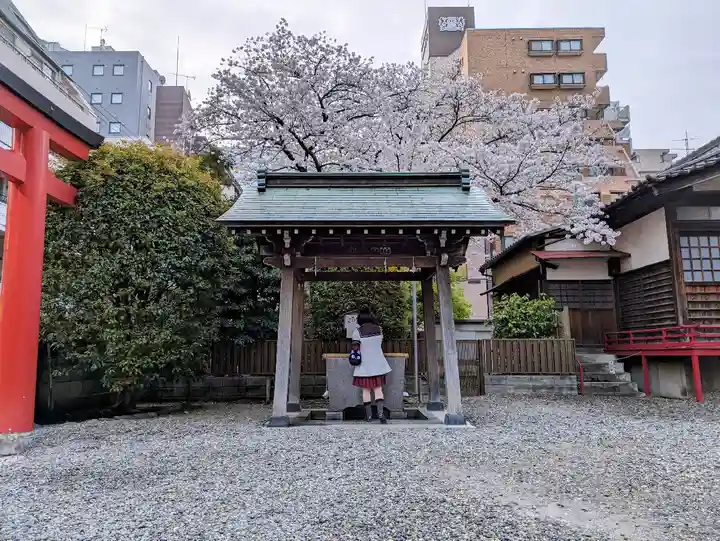 羽衣町厳島神社(関内厳島神社・横浜弁天)の手水舎